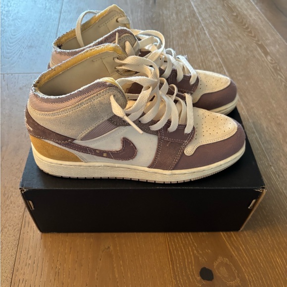 AIR JORDAN Youth Size 4.5Y - MID SE CRAFT GS “Inside Out - Taupe Haze - Picture 8 of 13